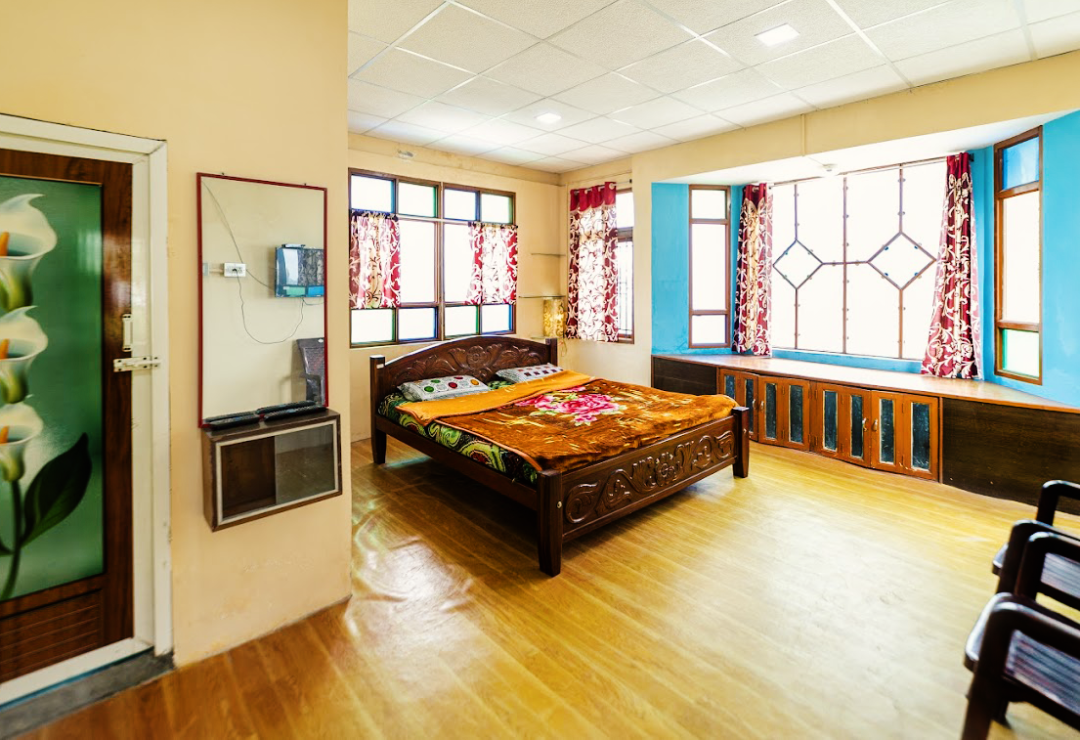 Family Room With Mountain View with (3adults+1kid)occupancy